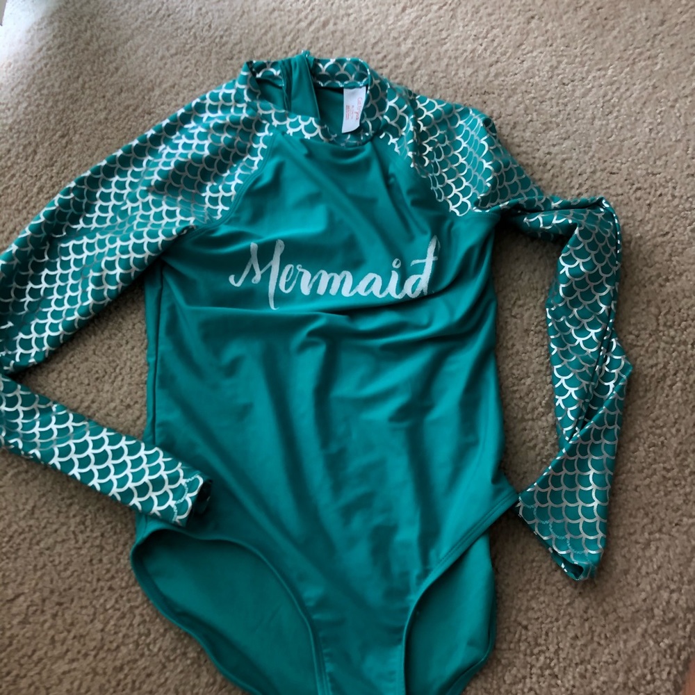 New with out tag girls mermaid swim suit